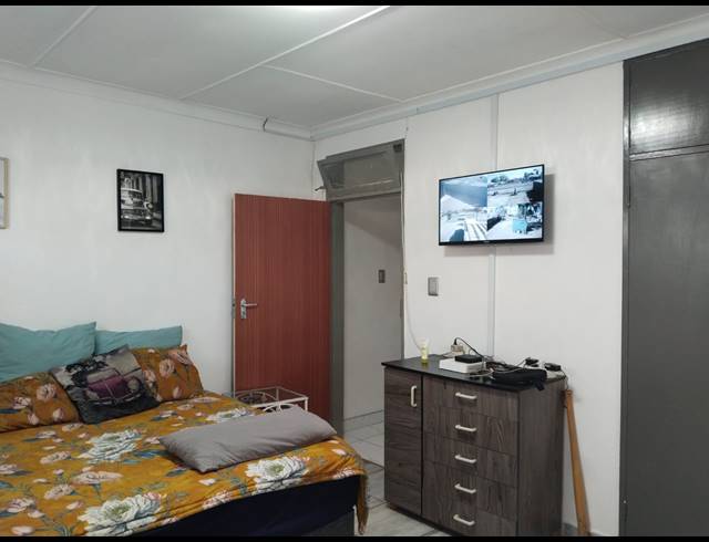4 BEDROOM HOUSE FOR SALE IN ROTHDENE